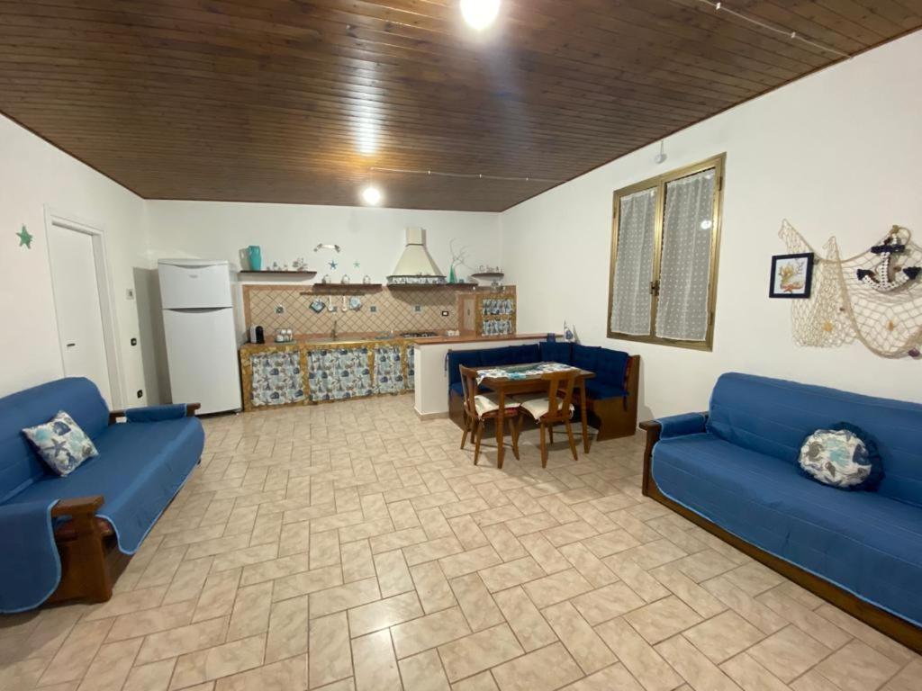 Villa Oasi เมนฟี ภายนอก รูปภาพ