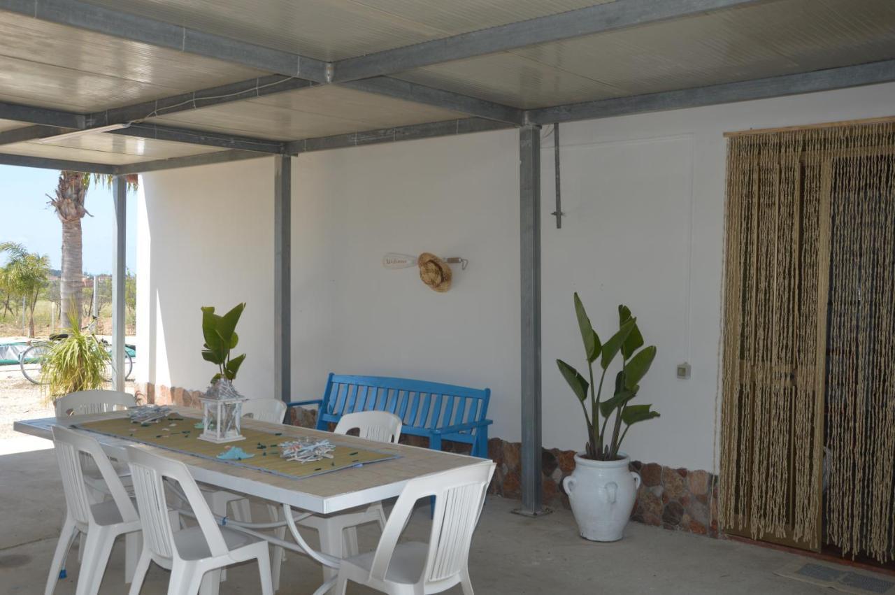 Villa Oasi เมนฟี ภายนอก รูปภาพ