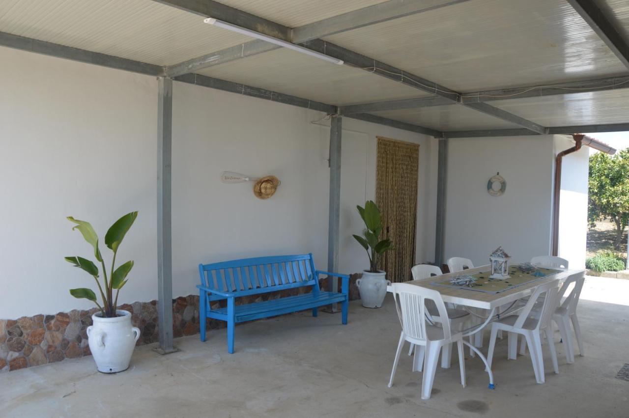 Villa Oasi เมนฟี ภายนอก รูปภาพ